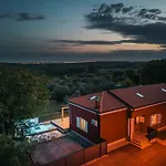 Casa Lutoma * Kmeti