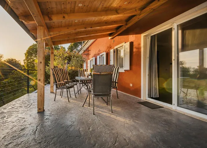 Casa Lutoma Vakantiehuis Kmeti