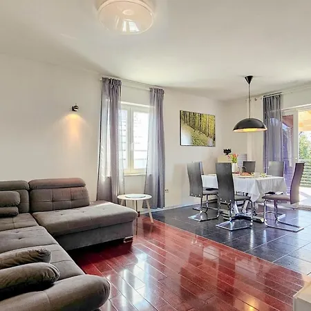 Holiday home Casa Lutoma Kmeti