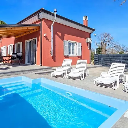Casa Lutoma Kmeti