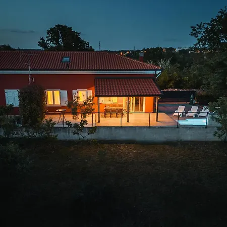 Сasa de vacaciones Casa Lutoma *