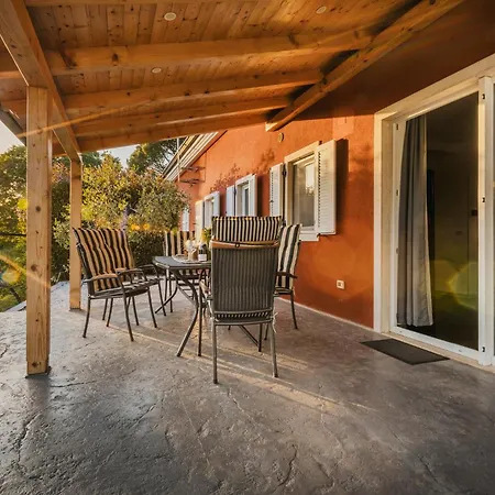Casa Lutoma Сasa de vacaciones Kmeti