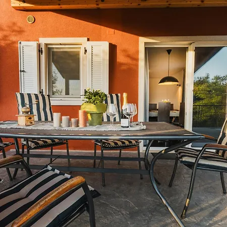 Feriehus Casa Lutoma Kmeti